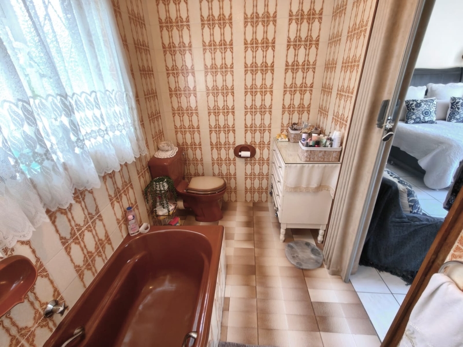 4 Bedroom Property for Sale in Van Der Hoff Park North West